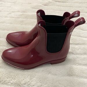 MICHAEL Michael Kors Charm Gore Glossy Red Rain Bootie Boots Size 8